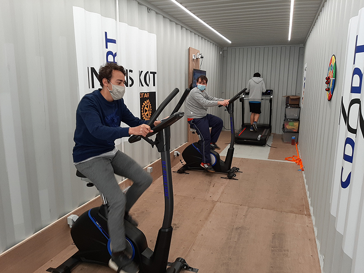 sporten in de sportcontainer